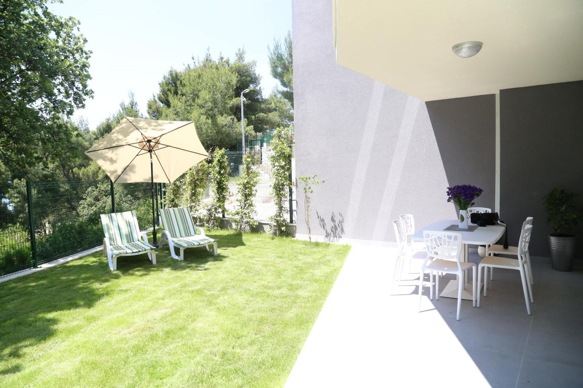 Beach Apartments Dumicic Podstrana Rom bilde
