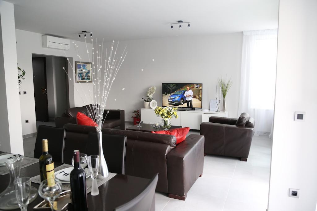 Beach Apartments Dumicic Podstrana Rom bilde