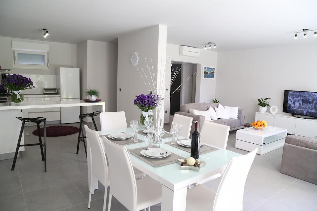 Beach Apartments Dumicic Podstrana Rom bilde